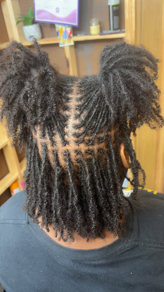4-6 Week Retie (Shampoo Included ) at CrochetQueenlicia in Augusta, GA