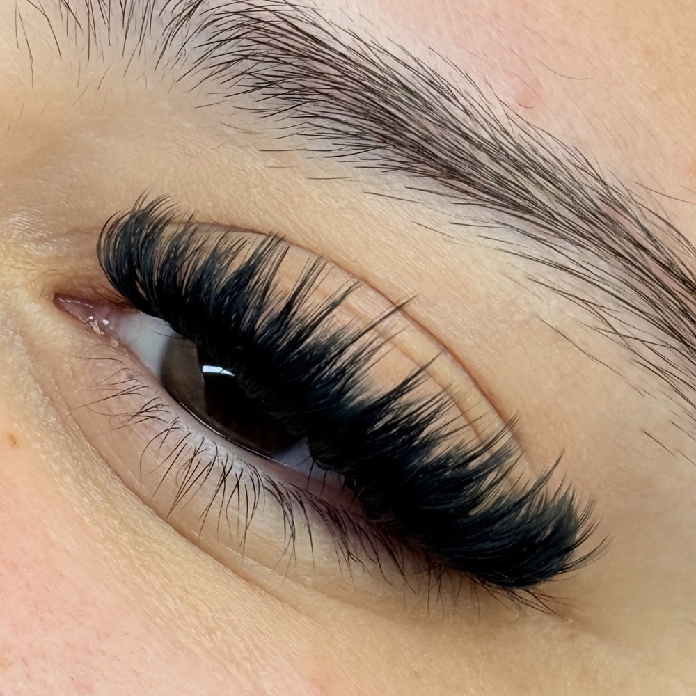 Onyx Lash Set (AKA Mega) at Luxe Lash X Beauty Bar in Mesa, AZ