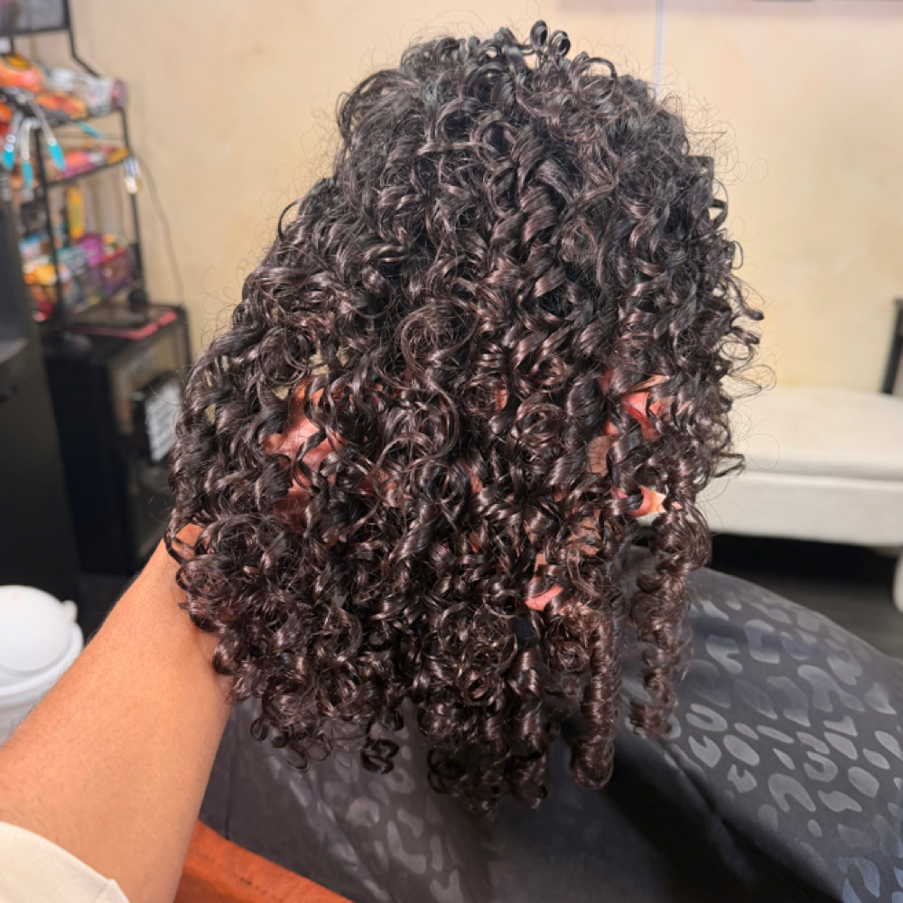 Wash & Go Deluxe at Stylesby.anna in Los Angeles, CA