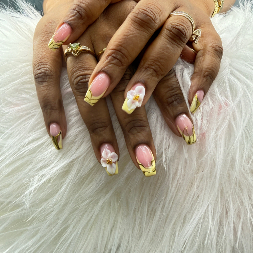 Chrome Nails at Beyondnails876&suites in New York, NY