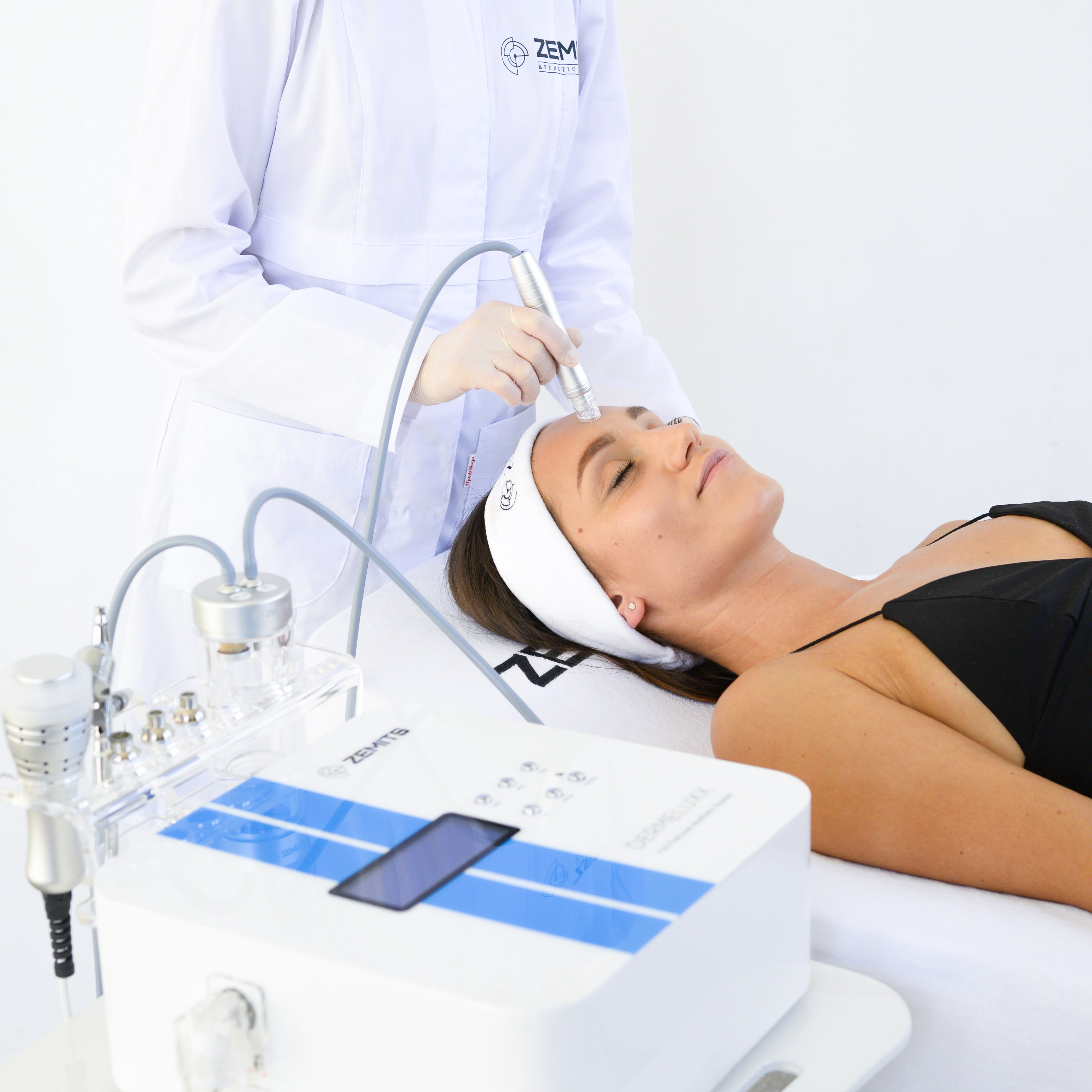 Dermaluxx Pro Facial