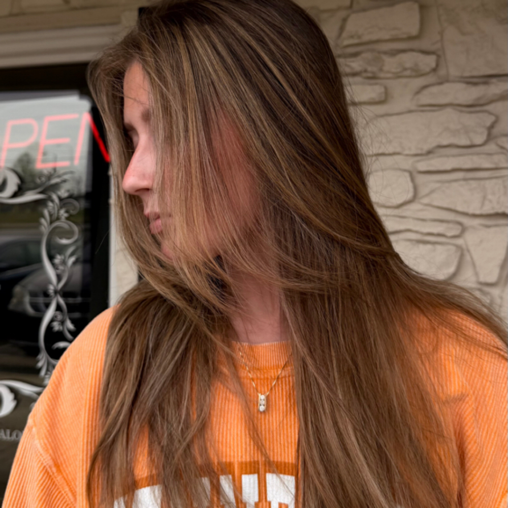 Full Foilayage (Balayage)⋆ ˚｡⋆୨♡୧⋆ at Heavenlyhairbylivi in Loretto, TN