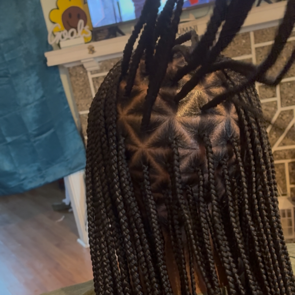 REGULAR KNOTLESS at The Balanced Crown LLC in Philadelphia, PA
