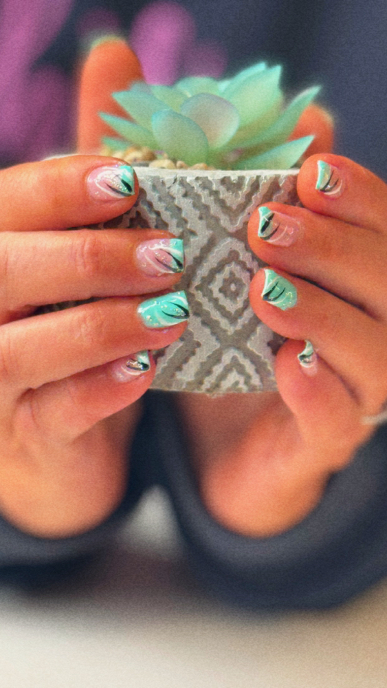 Gel Manicure With Designs