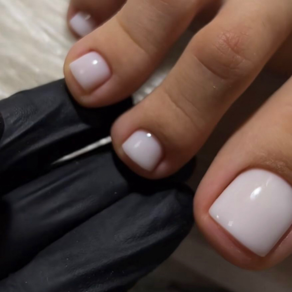 Toe Polish Refresh at Lunar Beauty Bar in Murrysville, PA