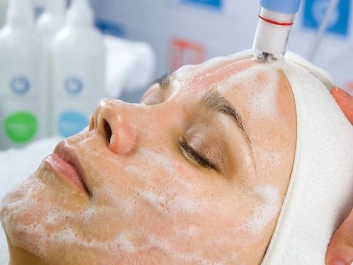 Hydro Dermabrasion with LED