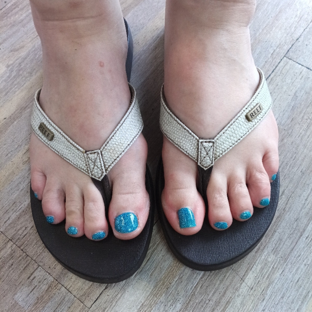 Reg Polish Pedi at Bombshell Beauty Salon in Redmond, OR