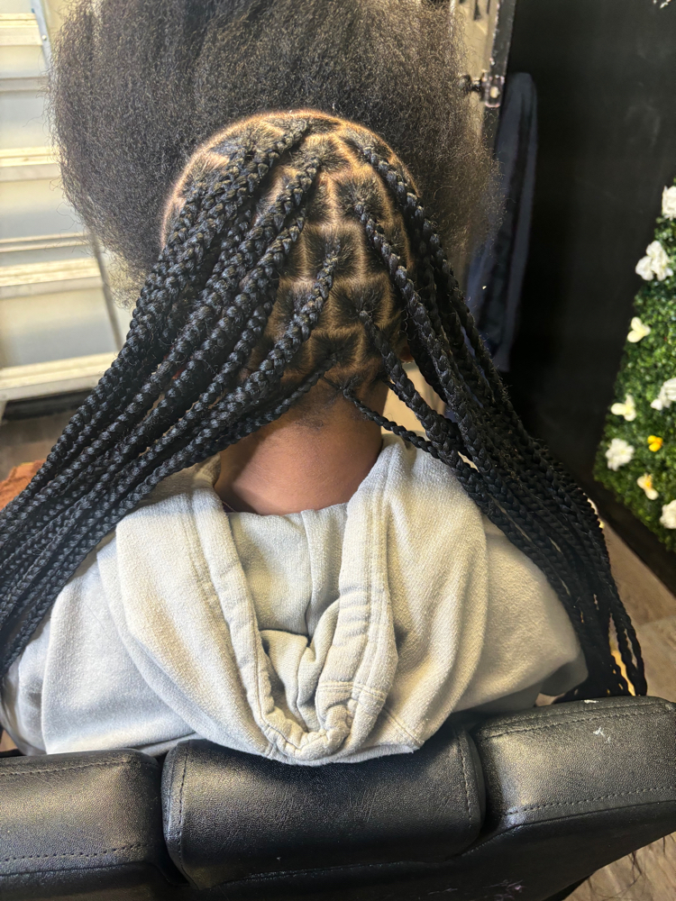 Medium Knotless Braids