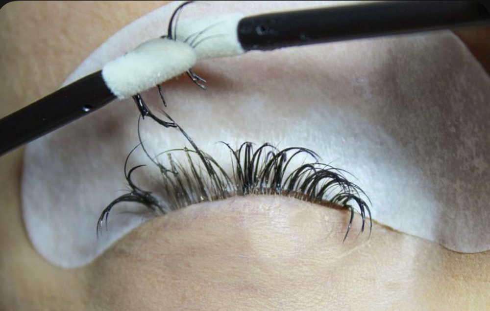 Lash Extension Removal