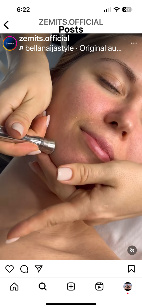 Signature Hydro Glow Facial