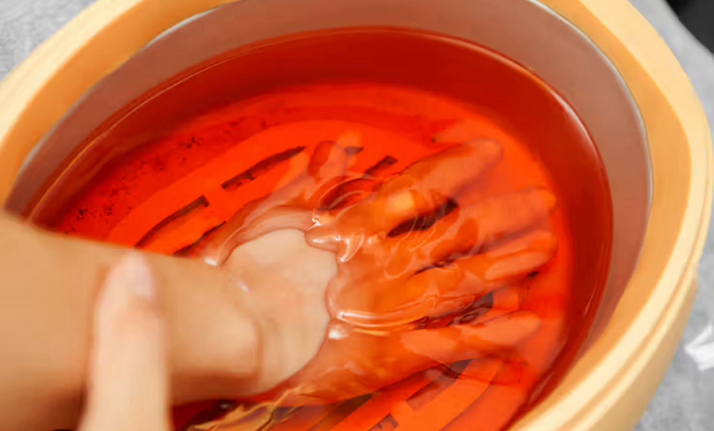 Hand Paraffin Treatment