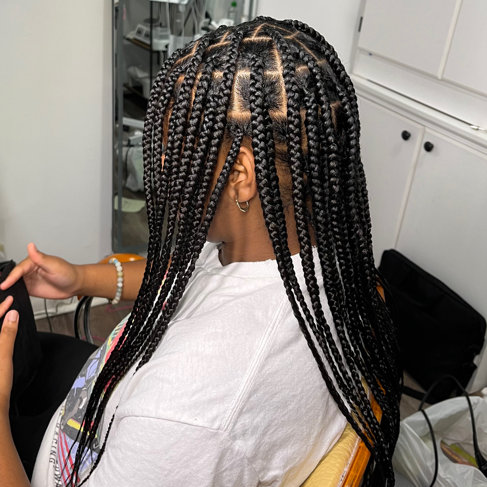Medium Knotless Braids