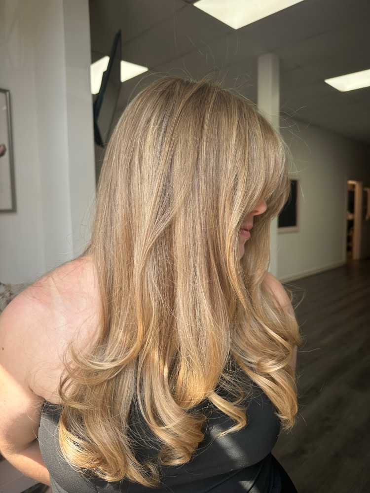 Blowout at Sittin pretty styles in Burbank, CA