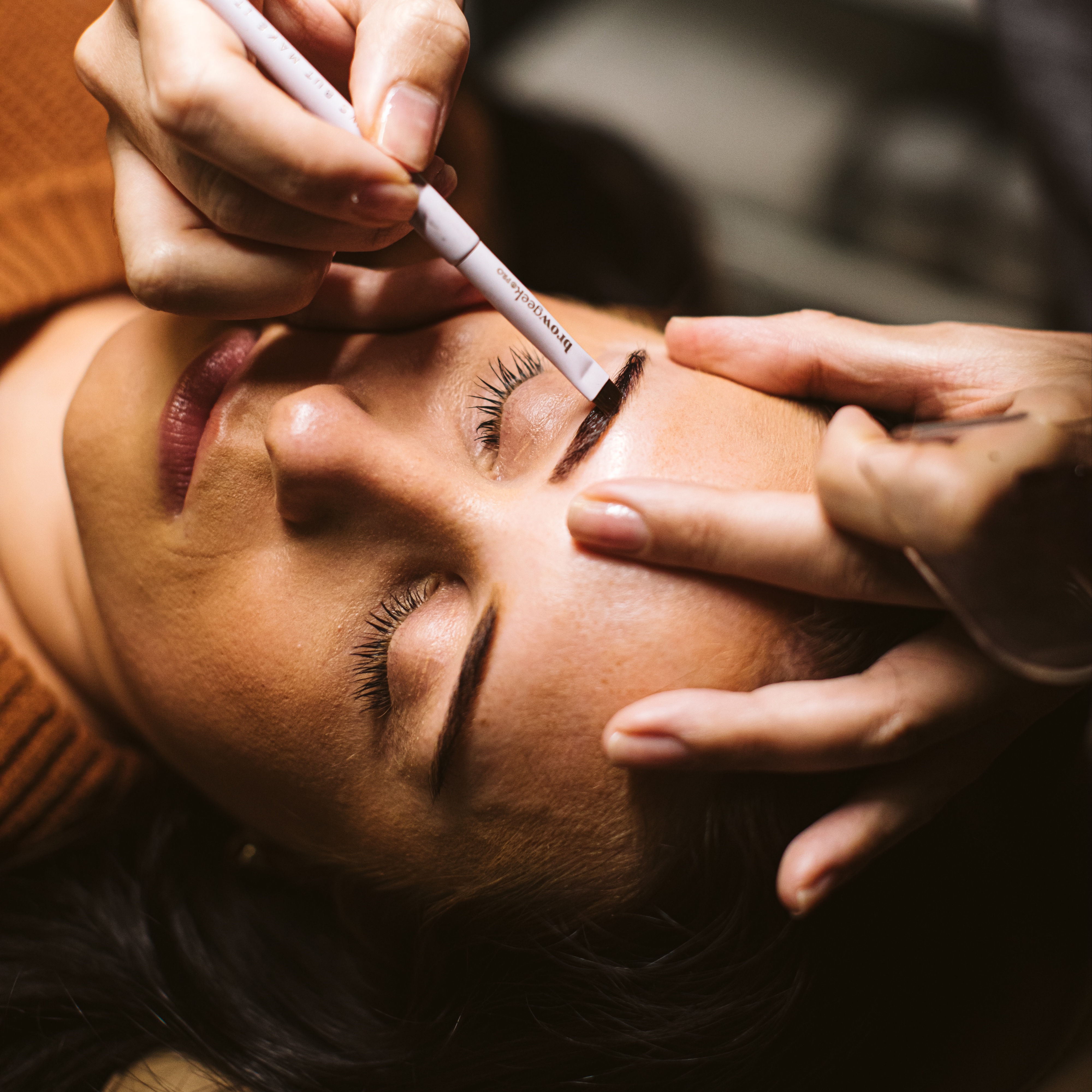 Brow Wax + Shaping Hybrid Dye/Stain