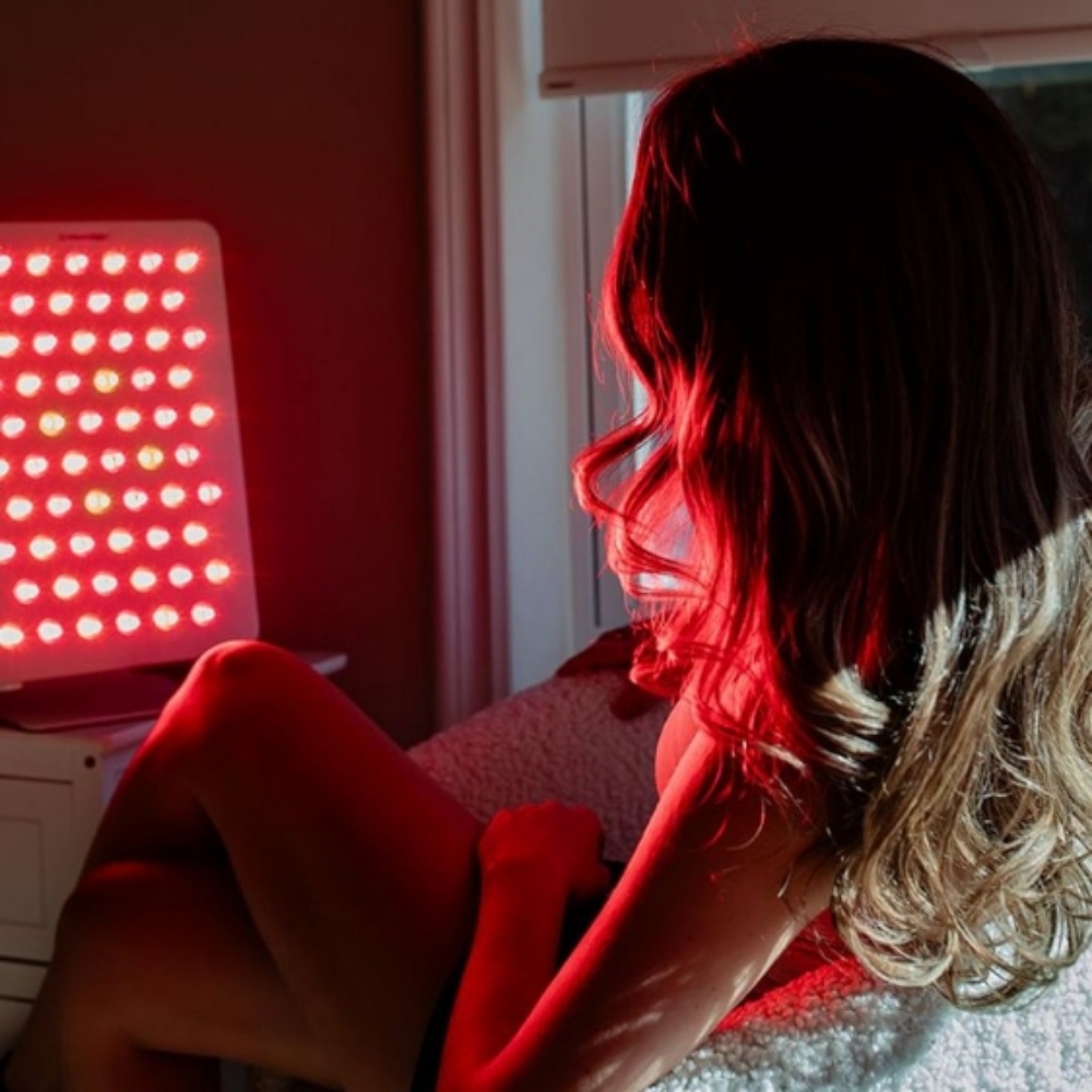 Red Light Therapy at Moon and Sea Luxury Salon LLC in Avon, CT