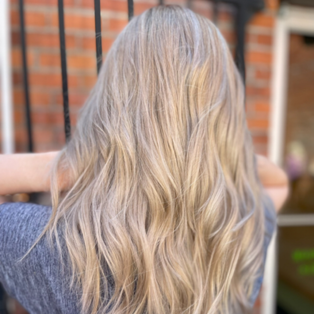 Bleach root retouch with Hayley at Colour Lounge Studio in Walla Walla, WA