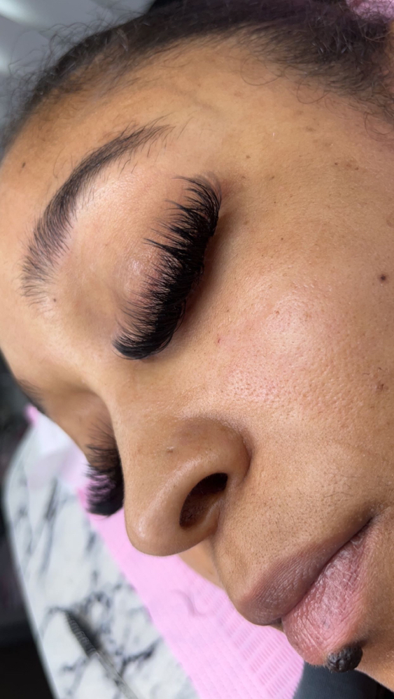 Hybrid Wispy Eyelash Extensions at Presh Aesthetics✨ in Oklahoma City, OK