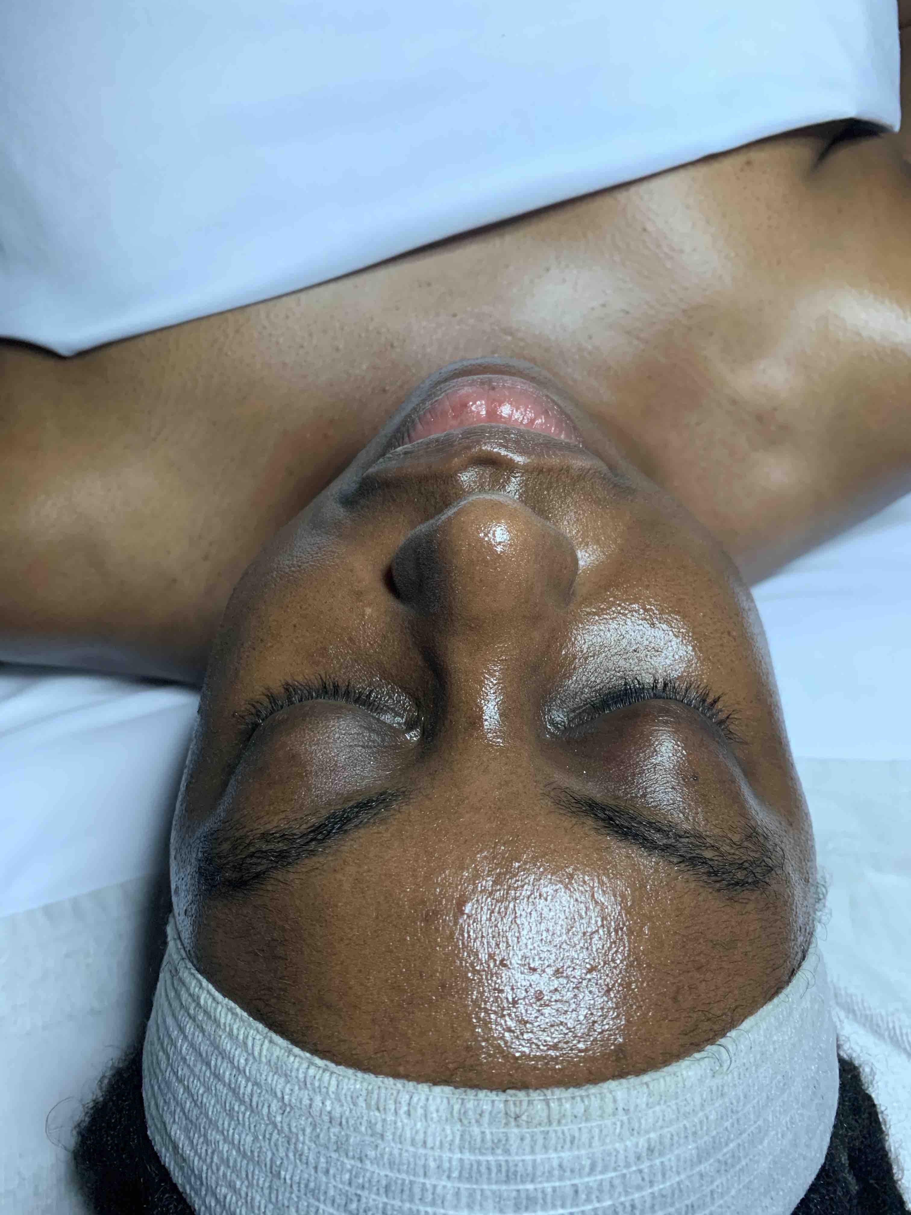 Skin House Luxe Exfoliating Facial