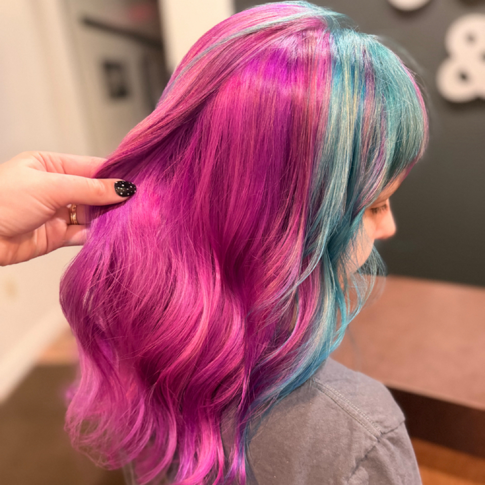 Vivid Color at Faithful Strands in Warsaw, IN