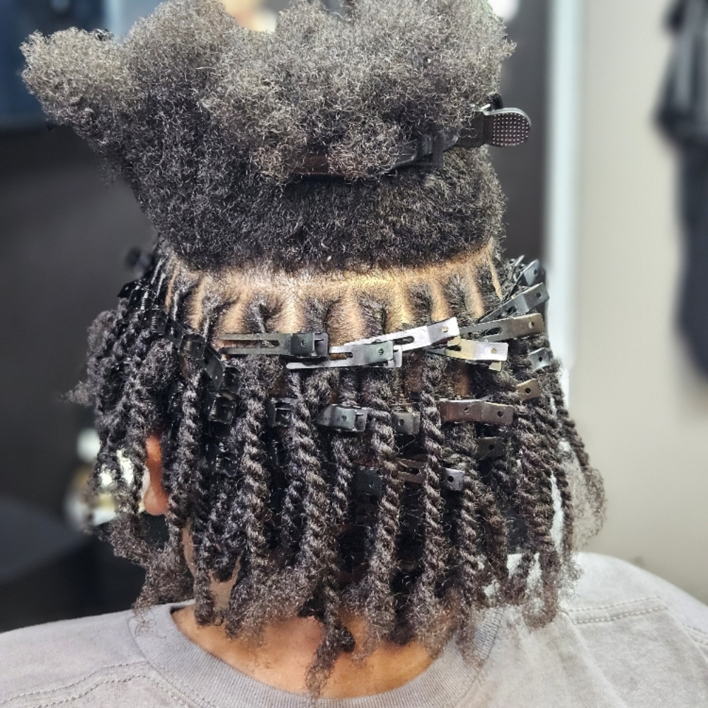 Starter Locs at Stylo Sense LLC in Memphis, TN