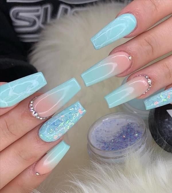 Simple Nails Art (crystals)