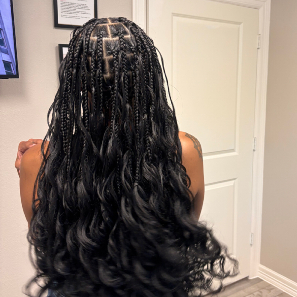 Small Medium Knotless French Curl at Glow Braid Lounge in Pearland, TX
