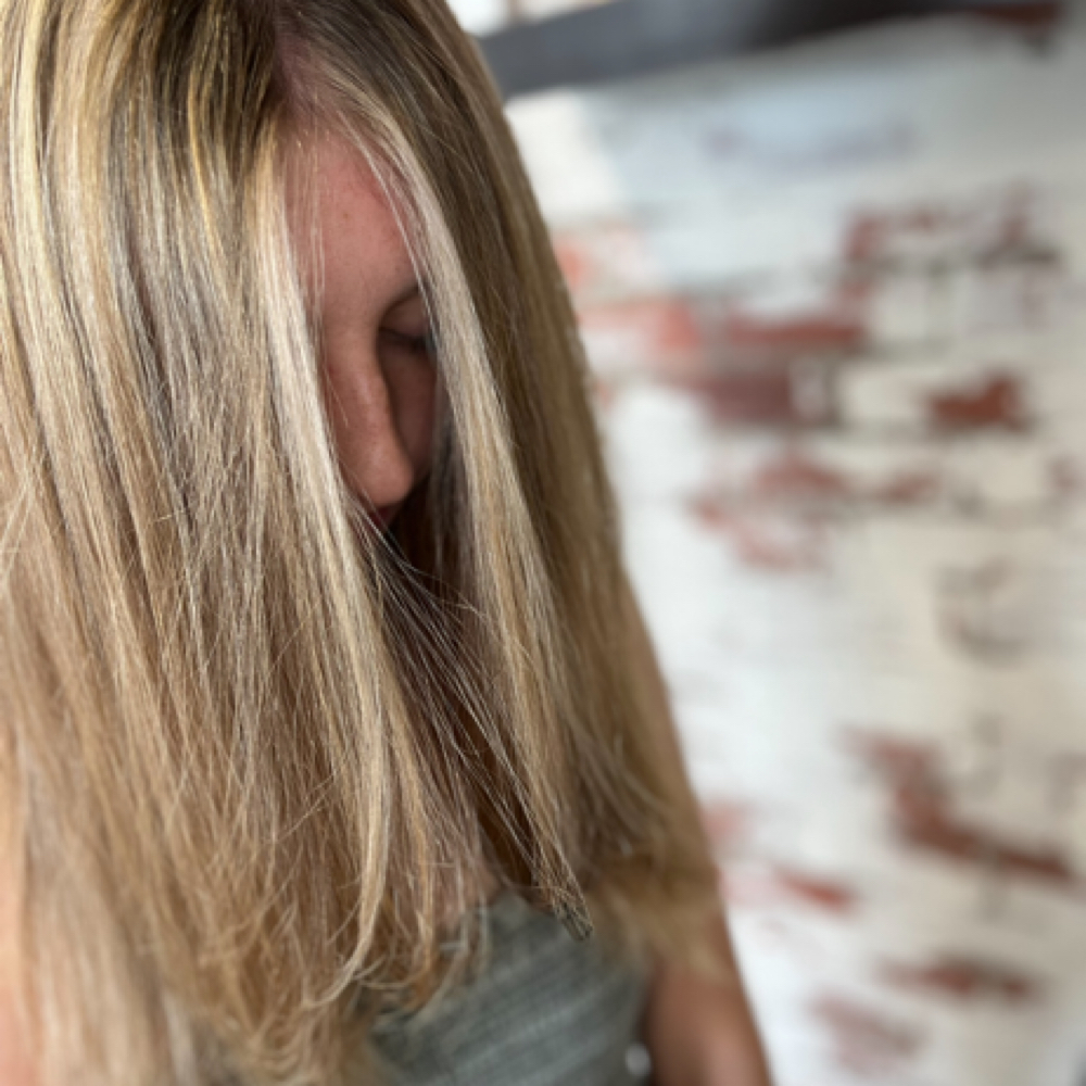 Money Piece at A Honest style in Crowley, TX