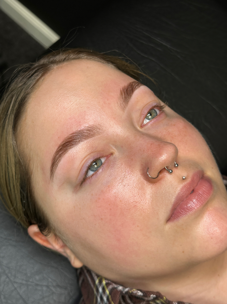 Brow Lamination + Hybrid Tint