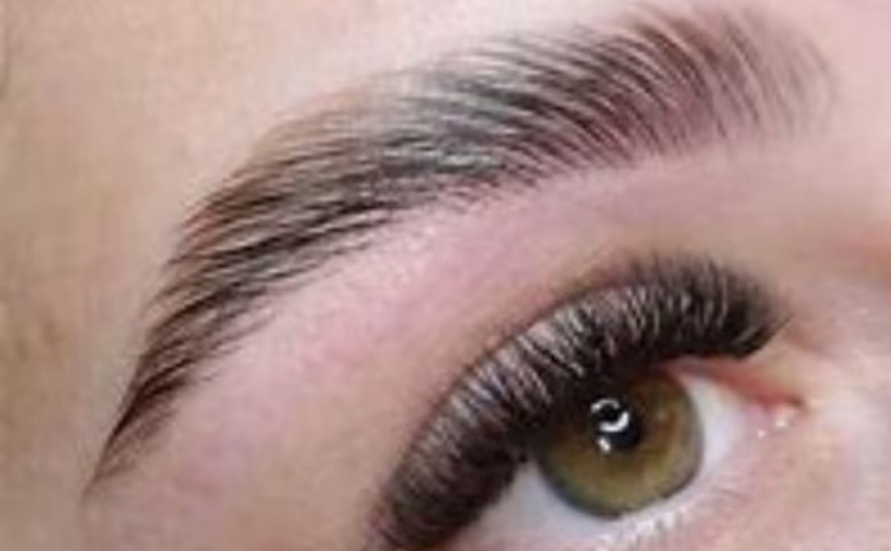 Brow Lamination With Tint