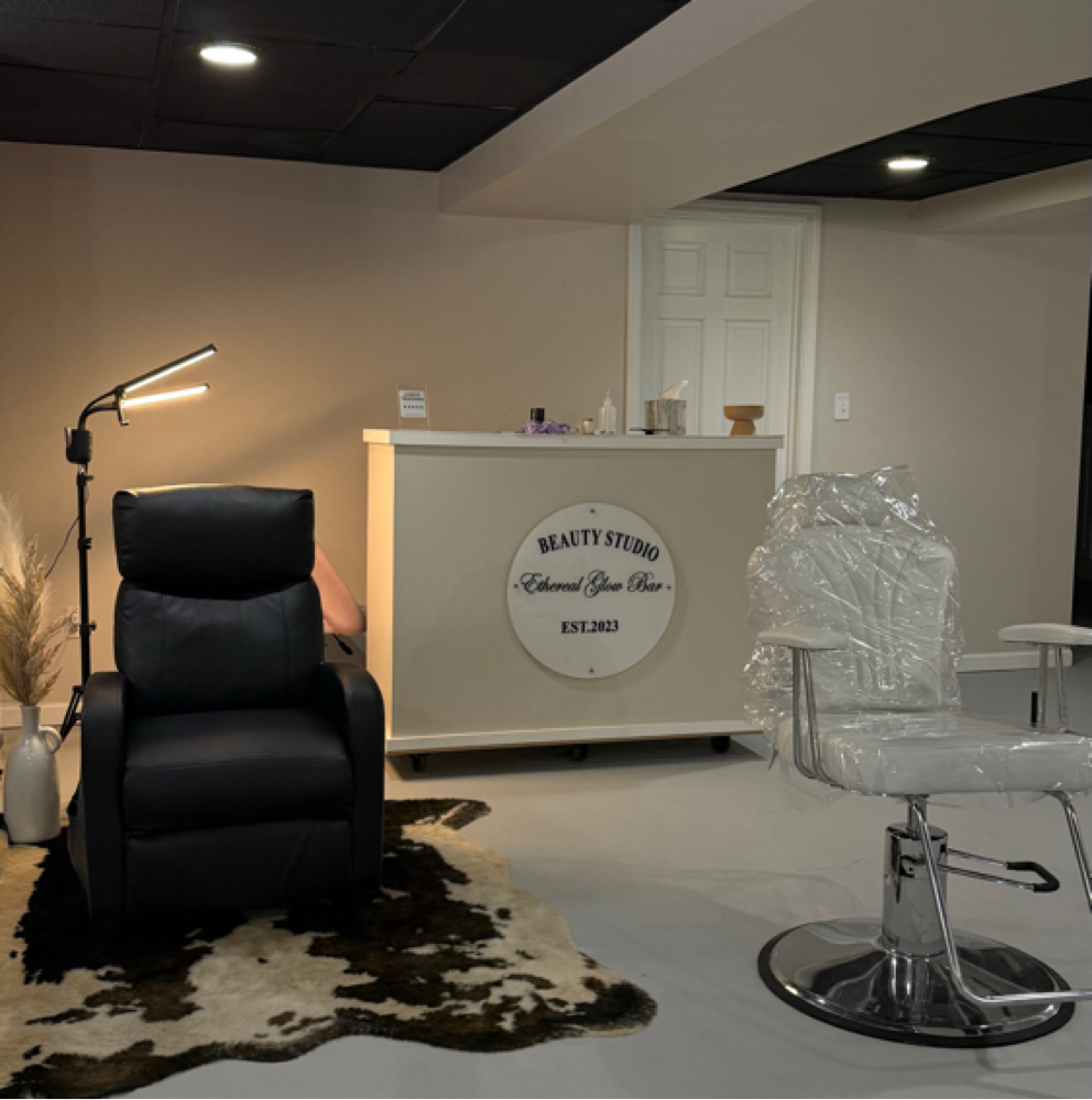 LASH RECLINER PREGNANT CLIENTS🤎 at Ethereal Glow Bar in Milwaukee, WI