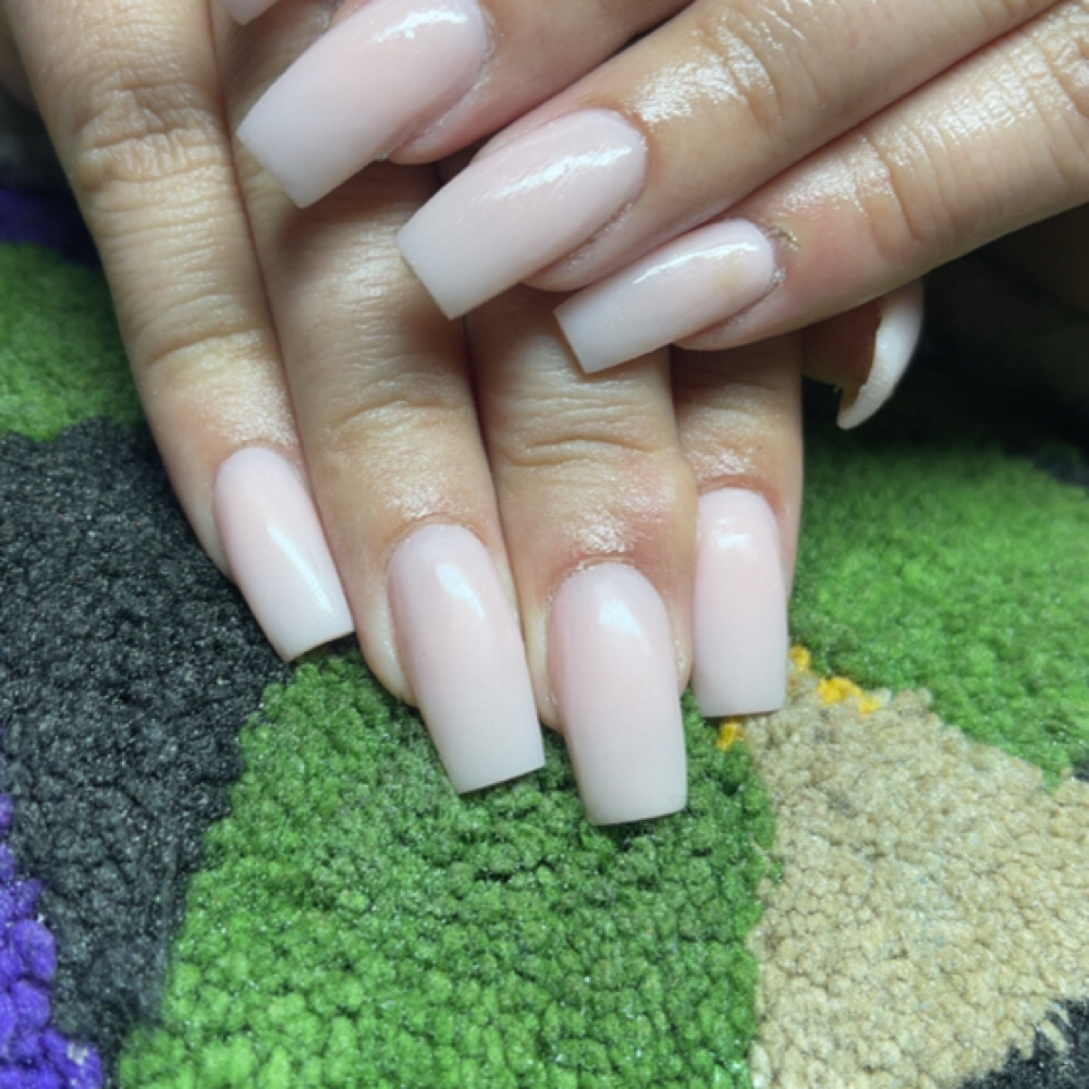 Acrylic Color Change at Royal Dripp’d Nails in Vance, SC