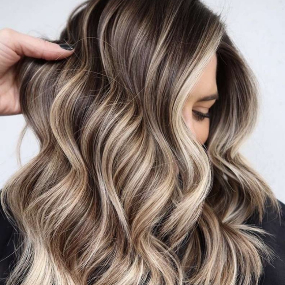 Full High/lowlights/foils at Desiree's Hair Studio in Beaverton, OR