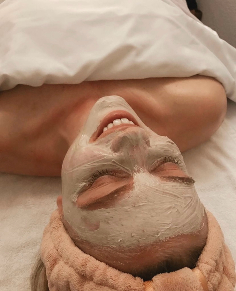 60-Minute Signature Glo Facial