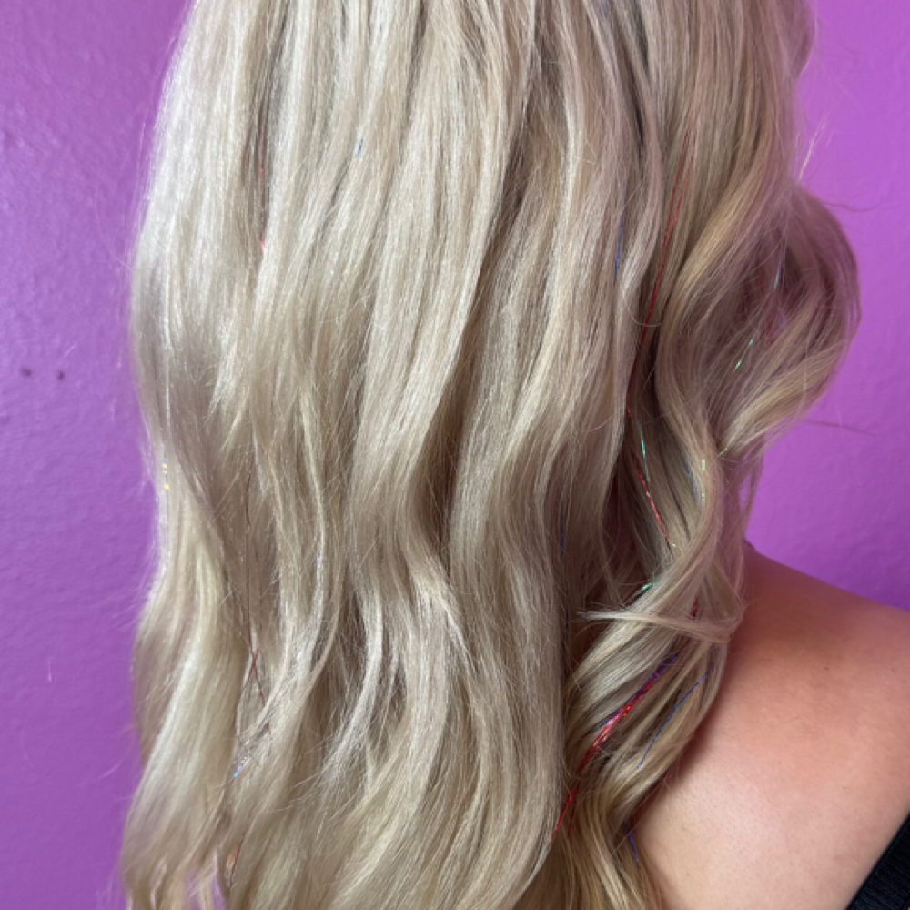 Custom Blonding 🤍 at Vicious Vivids in Longview, WA