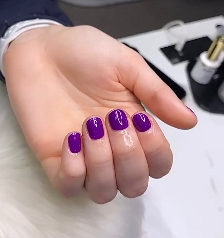 Women’s Gel Manicure