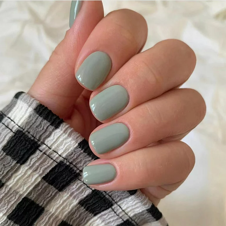 Natural Nail Mani w/ Gel Polish