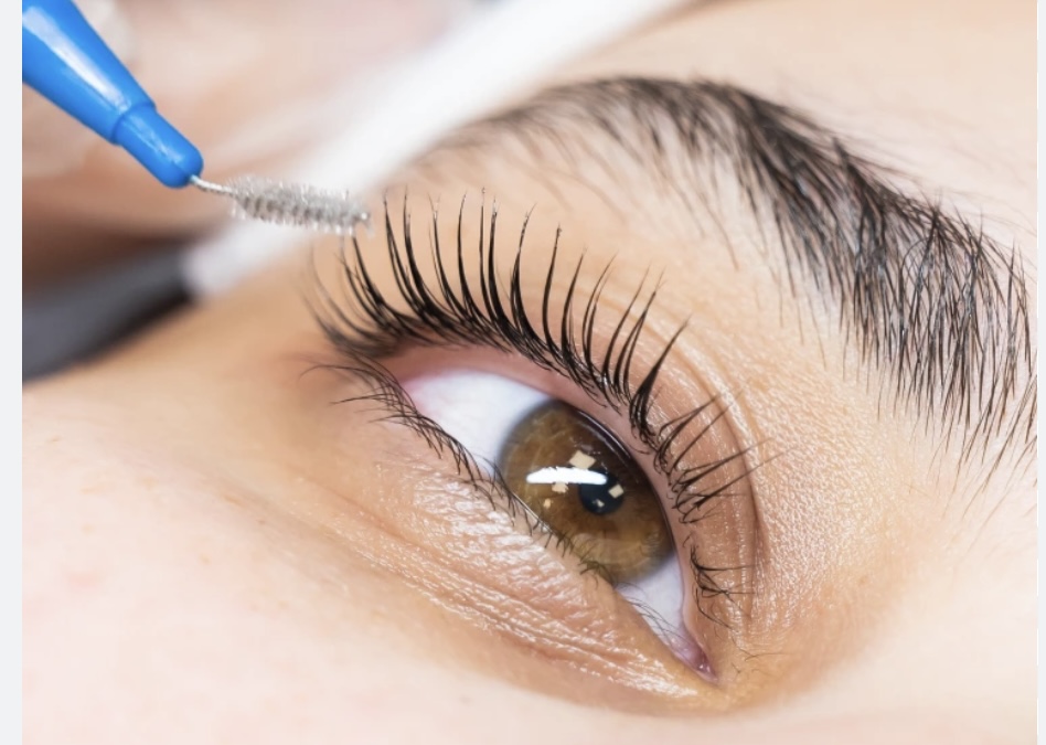 Lash lift and tint