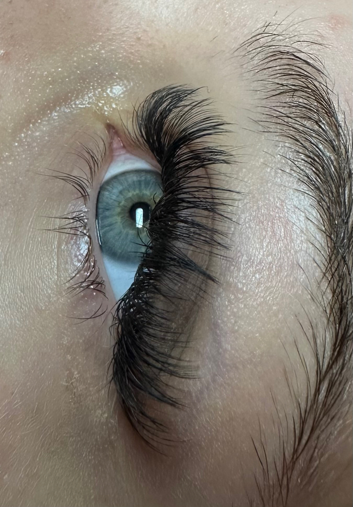 Hybrid Eyelash Extensions