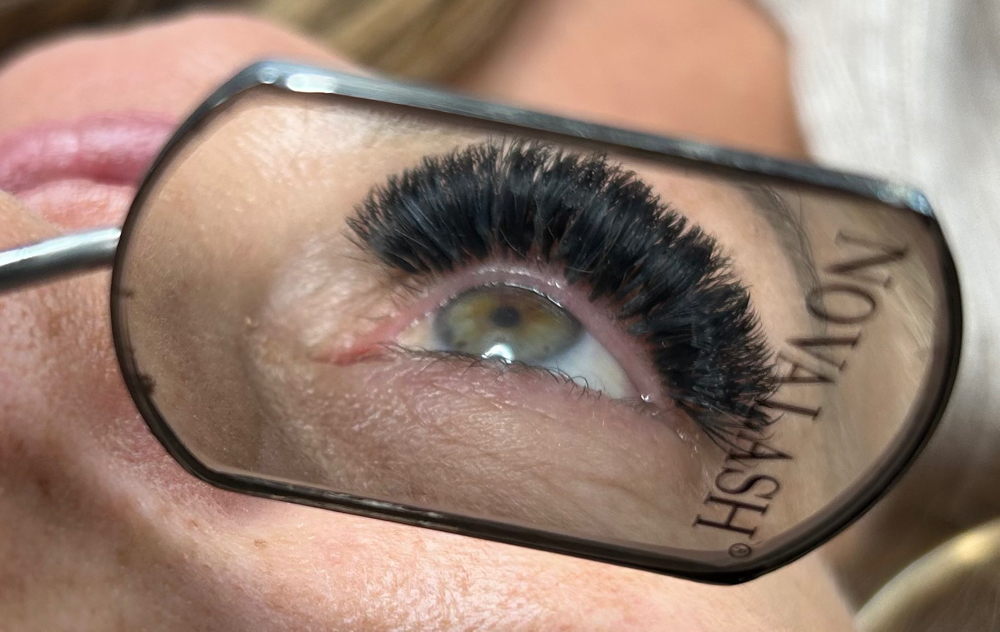 Full Set Of Mega Lashes