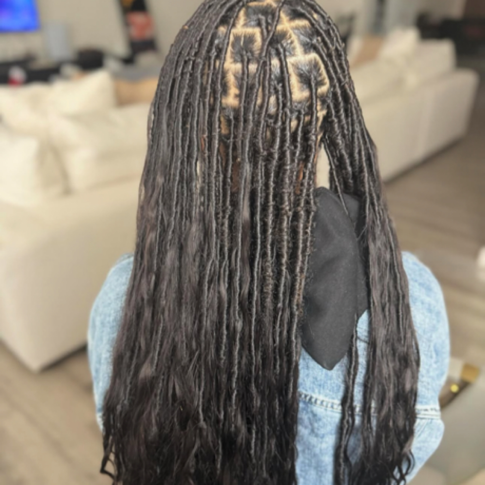 LOC’D SQUEALS at SmylezNStylez in Woodbridge, VA