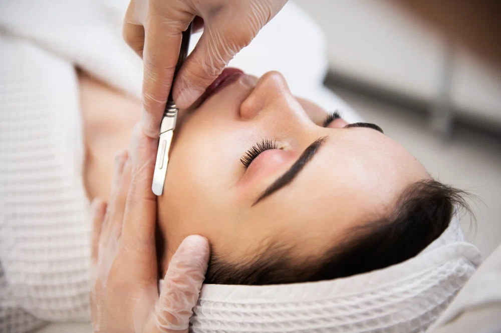 Dermaplaning  Glow Treatment