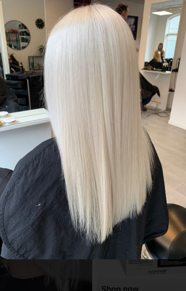 On-scalp bleaching roots + tone