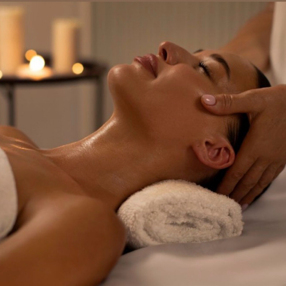 Scalp Massage With Essential Oils at Precious Touch Wellness Lounge in Clayton Rd, MO