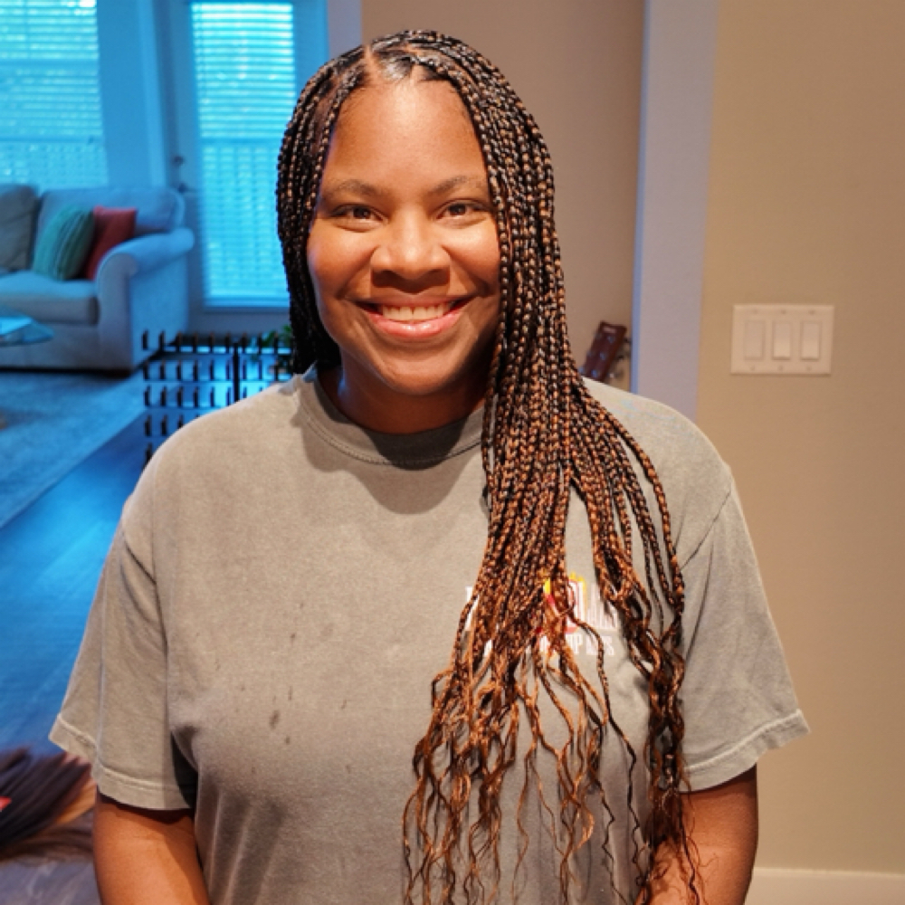 SMEDIUM KNOTLESS BRAIDS at Braided By Yam in Casselberry, FL