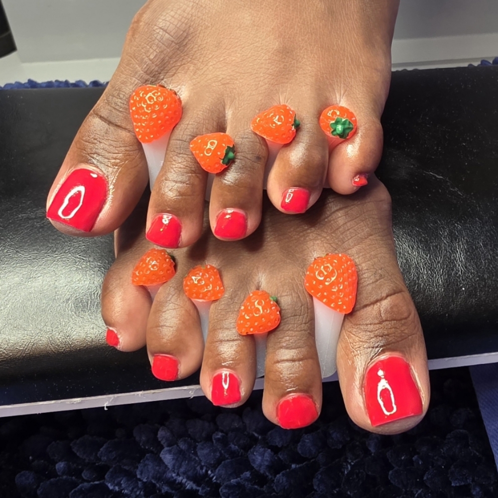 Soak-Off Toes (Add-On) at Never Settle Nail Bar in Cordova, TN