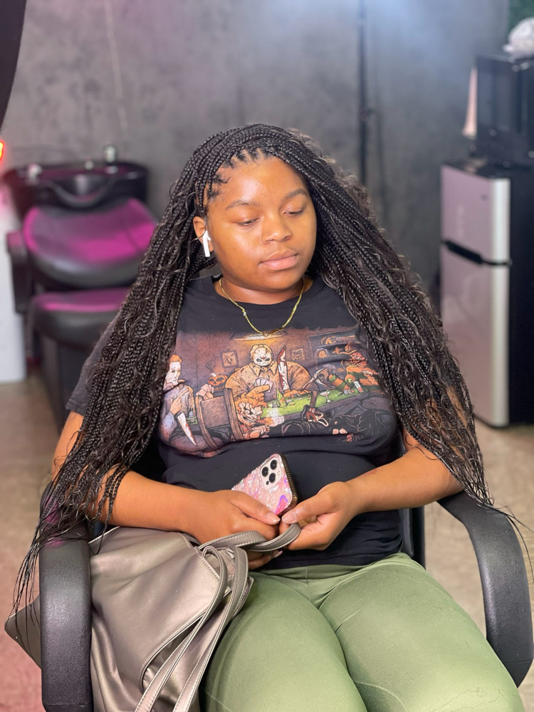 Small Knotless Boho Braids