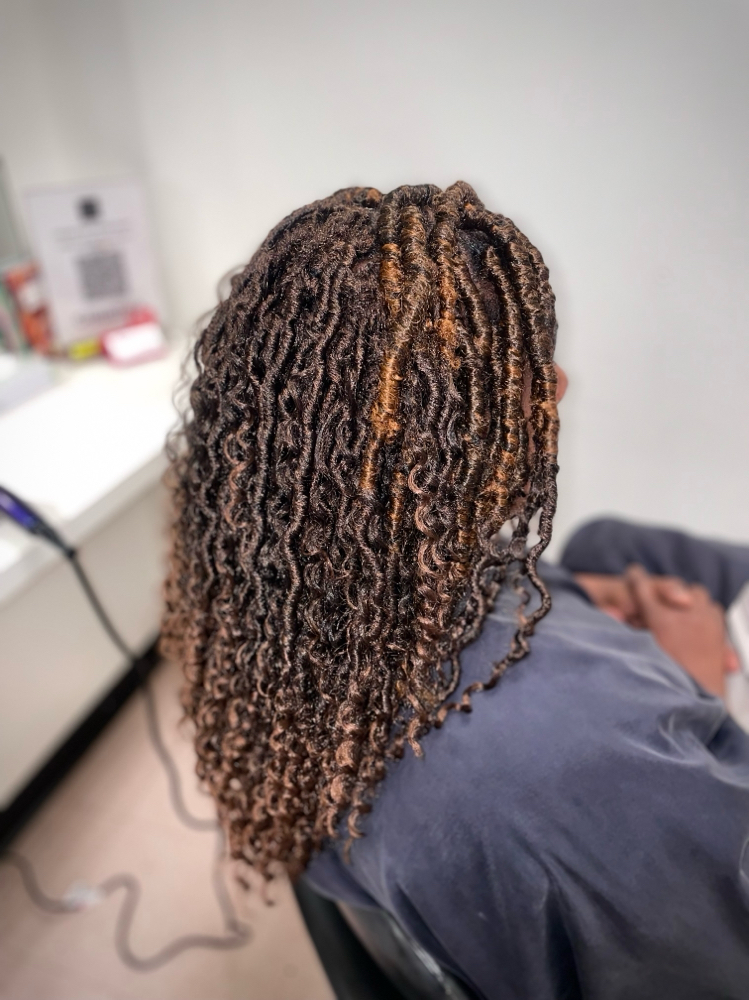 Crochet w/ singles at Refined Beauty in Middletown, CT