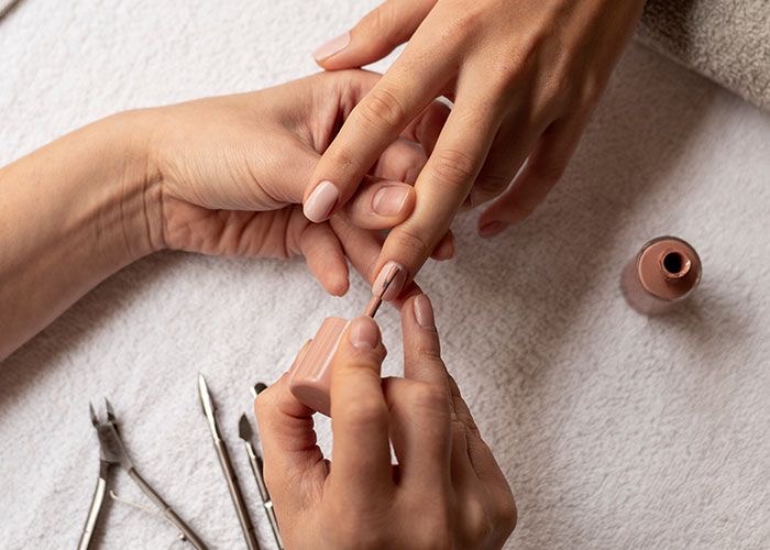 QUEEN DELUXE GEL MANI