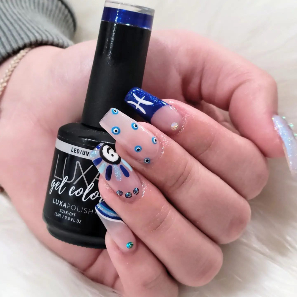 Gold-tier Nail Art