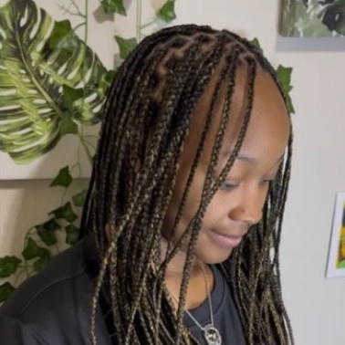 Small Knotless Braids Experience at The Braids Doctor in Houston, TX